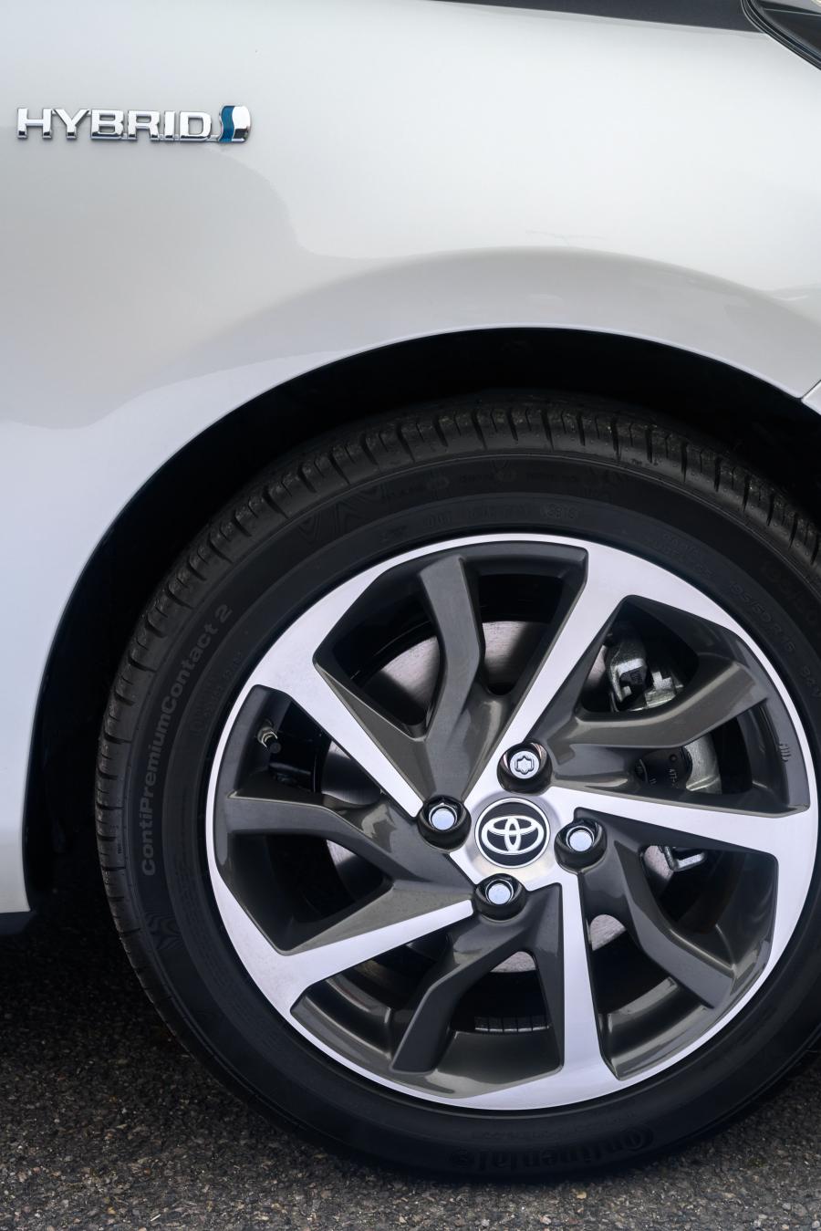 Колеса Toyota Yaris Hybrid Y20 2019 года  (UK) (фото 31 из 38)